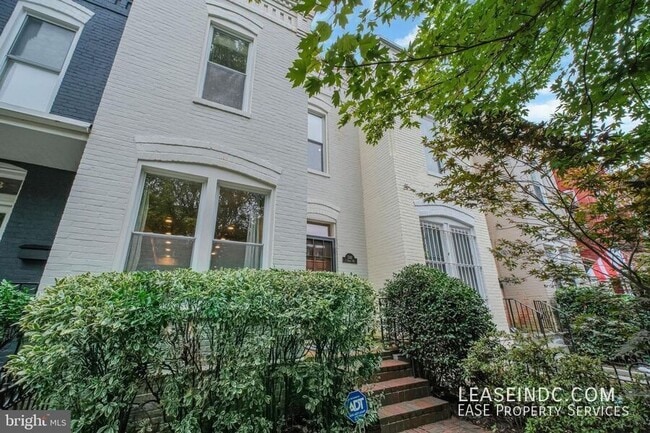 property at 1241 I St NE