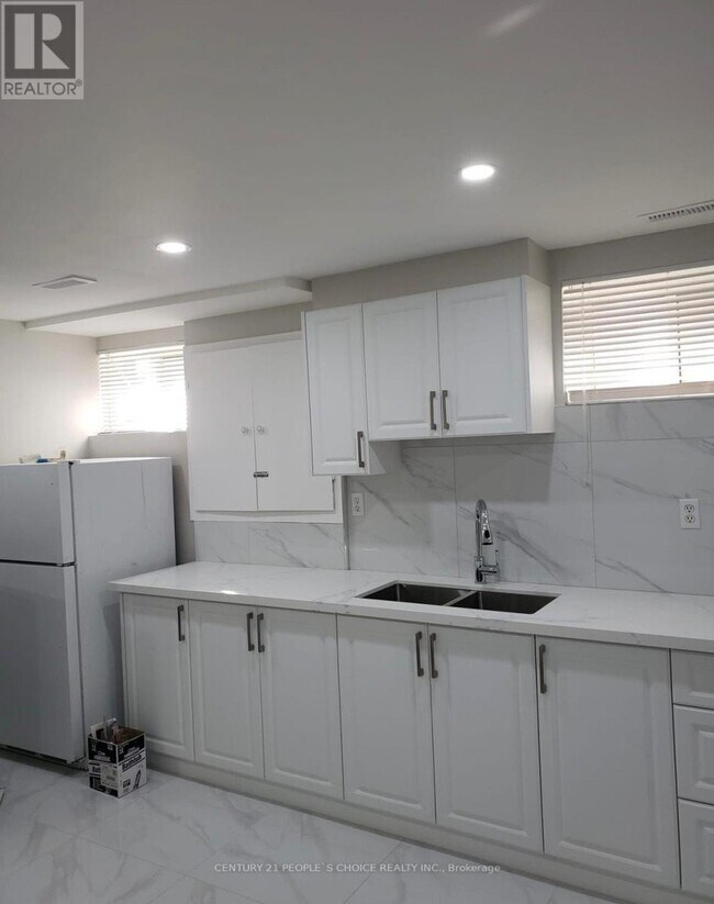 147 Bruce Beer Dr in Brampton, ON - Building Photo - Building Photo