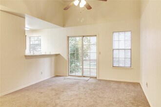 1746 N Chestnut Ave in Fayetteville, AR - Building Photo - Building Photo