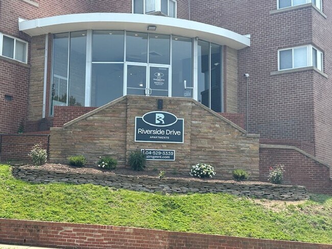 property at 2304 Riverside Dr