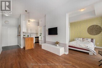 682 Churchill Ave N in Ottawa, ON - Building Photo - Building Photo