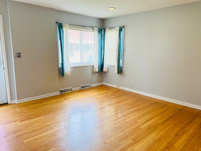 170 E Northwest Hwy in Des Plaines, IL - Building Photo - Building Photo