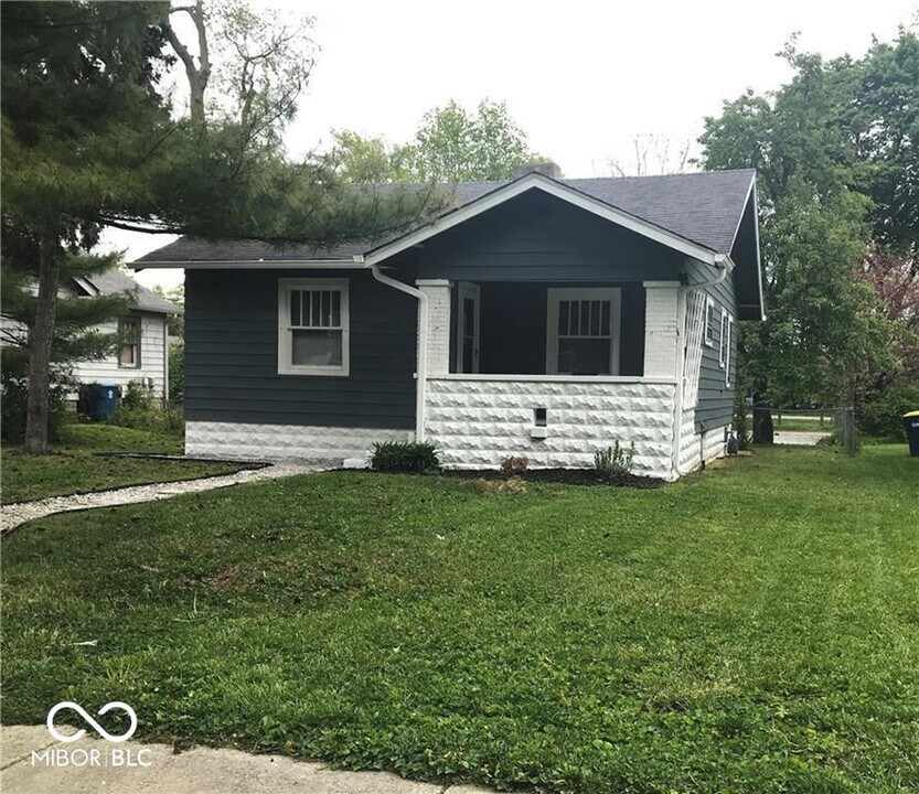 4561 Winthrop Ave in Indianapolis, IN - Building Photo