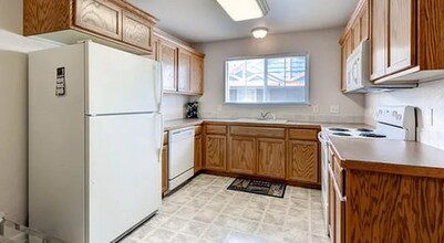 1288 Lake Cir in Windsor, CO - Foto de edificio - Building Photo