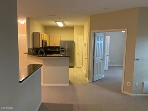 1700 Lake Shore Crest Dr-Unit -Apt 23 in Reston, VA - Building Photo - Building Photo