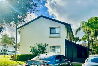 7200 NW 2nd Ave in Boca Raton, FL - Building Photo - Building Photo