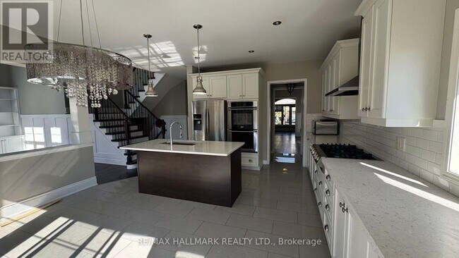 3344 Roma Ave in Burlington, ON - Building Photo - Building Photo