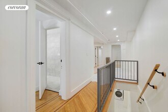 366 Clermont Ave in Brooklyn, NY - Building Photo - Building Photo