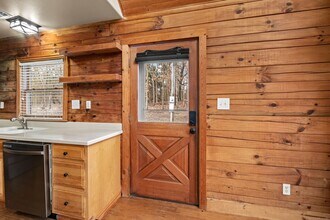 15595 Lakeview Dr in Lowell, AR - Building Photo - Building Photo