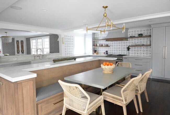 142 Brookside Rd in Darien, CT - Building Photo - Building Photo