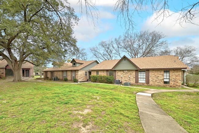 property at 1601 Faro Dr