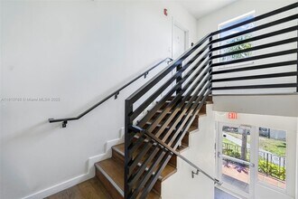 573 NE 82nd St in Miami, FL - Building Photo - Building Photo