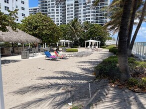 3001 S Ocean Dr, Unit 327 in Hollywood, FL - Foto de edificio - Building Photo