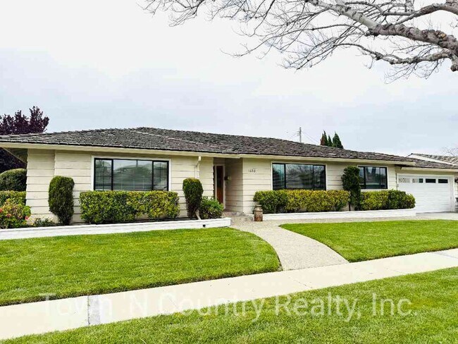 property at 1128 San Fernando Dr