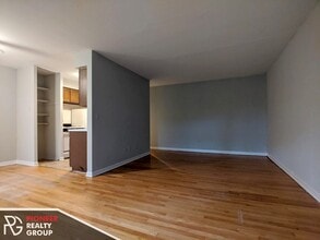 502 W Briar Pl, Unit #510-501 in Chicago, IL - Building Photo - Building Photo