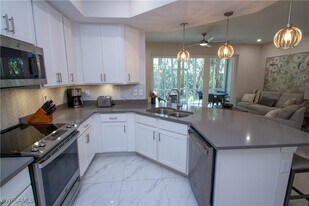 244 Indies Dr E in Naples, FL - Building Photo