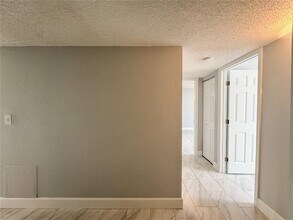 723 115th Ave N in St. Petersburg, FL - Building Photo - Building Photo