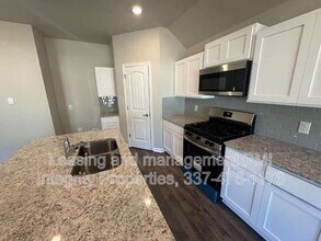 331 White Pine Dr in Lafayette, LA - Building Photo - Building Photo