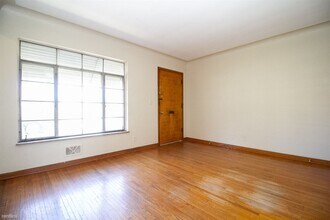 2841 Terrace Downs St-Unit -Apt 37 in Toledo, OH - Foto de edificio - Building Photo