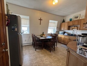 75 Putnam St, Unit 3 in Boston, MA - Foto de edificio - Building Photo