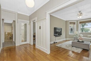 19 Westbourne Ter, Unit 1 in Brookline, MA - Building Photo