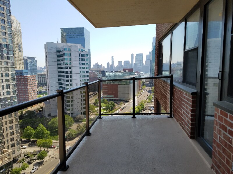 270 Marin Blvd in Jersey City, NJ - Building Photo