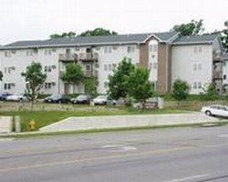 Douglas Woods in Des Moines, IA - Foto de edificio