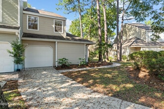 9960 Moorings Dr in Jacksonville, FL - Building Photo - Building Photo