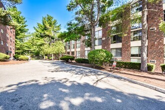 993 Massachusetts Ave in Arlington, MA - Building Photo - Building Photo