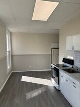 338 S High St, Unit 4 in Hillsboro, OH - Building Photo - Building Photo