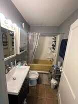 2445 East Ave in Columbus, OH - Building Photo
