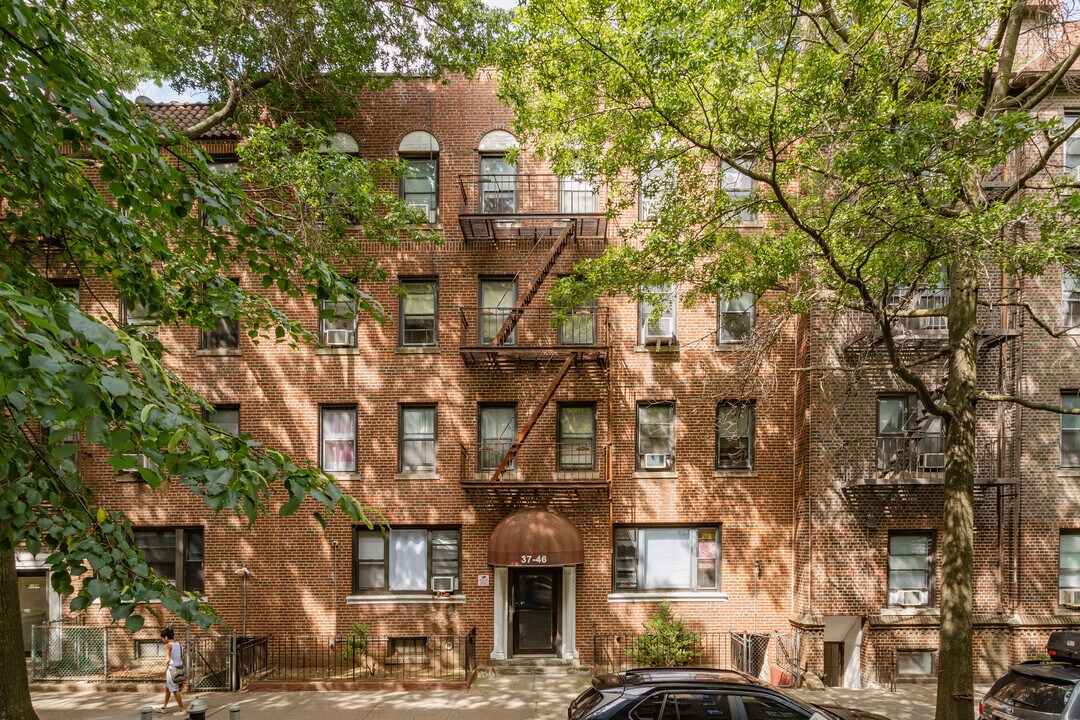 3746 81st St in Jackson Heights, NY - Building Photo