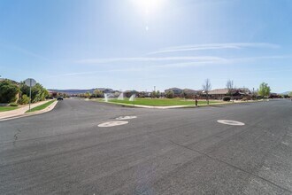 3266 S Bloomfield Dr in Washington, UT - Building Photo - Building Photo