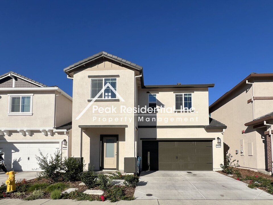 2808 Bedell St in Lincoln, CA - Foto de edificio