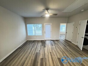 136 Foster Wy Dr in Huntsville, AL - Building Photo - Building Photo