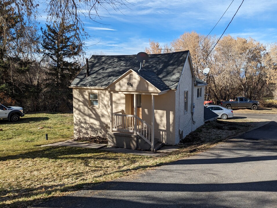 694 S Main St in Tooele, UT - Building Photo