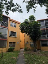 4394 NW 9th Ave in Pompano Beach, FL - Building Photo