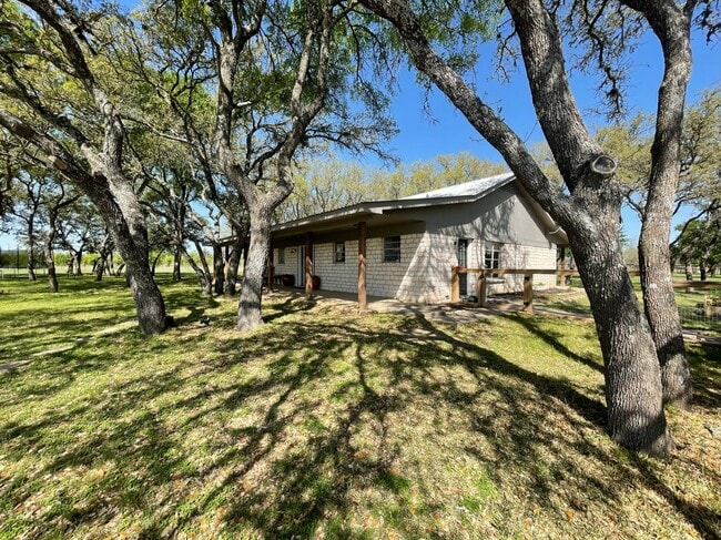 6315 Beau Allen Ct in Salado, TX - Building Photo - Building Photo