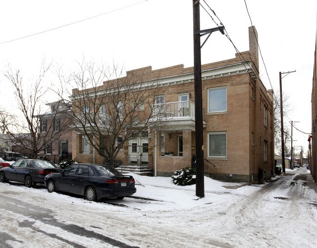 322 E Cedar Ave in Denver, CO - Foto de edificio - Building Photo