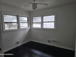 297 Cambourne Dr in Toms River, NJ - Building Photo - Building Photo