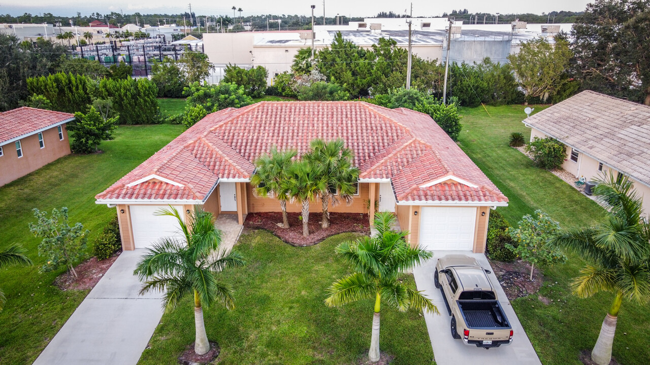 3948 San Rocco Dr in Punta Gorda, FL - Building Photo