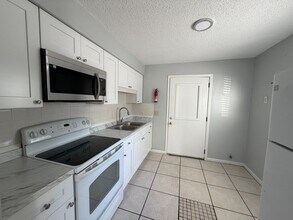 1408 Spencer Ct in Plant City, FL - Foto de edificio - Building Photo