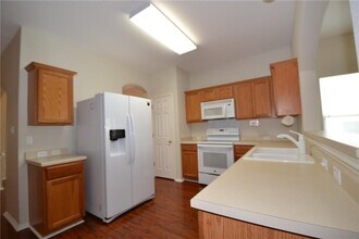 112 Brown St in Hutto, TX - Building Photo - Building Photo