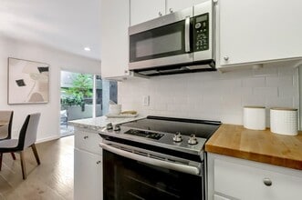 307 Tradewinds Dr in San Jose, CA - Foto de edificio - Building Photo