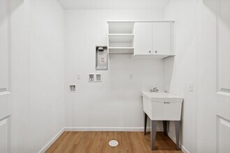 2219 Lebanon Dr in McKeesport, PA - Foto de edificio - Building Photo