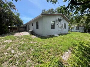 1639 Barbarie Ln in West Palm Beach, FL - Building Photo - Building Photo