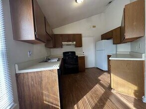 219 Wedgewood Dr in Jacksonville, NC - Building Photo - Building Photo