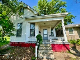 214 N Barker Ave in Evansville, IN - Building Photo