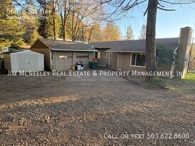 56678 SW Oak St in Gaston, OR - Building Photo