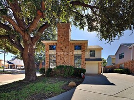 2903 Harbinger Ln in Dallas, TX - Building Photo